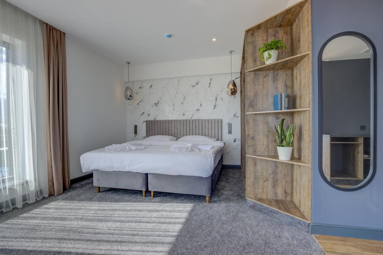 Olimp Hotel Bosteri Buitenkant foto