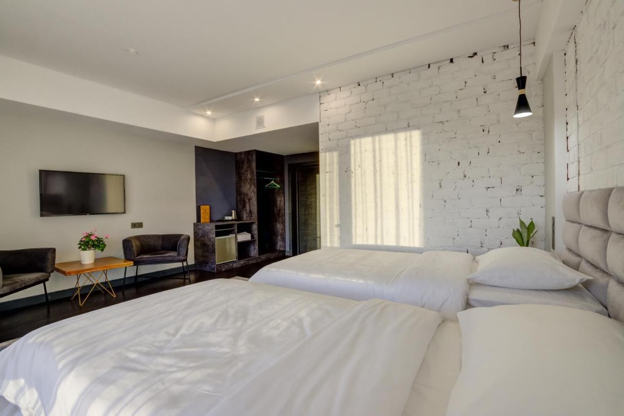 Olimp Hotel Bosteri Buitenkant foto