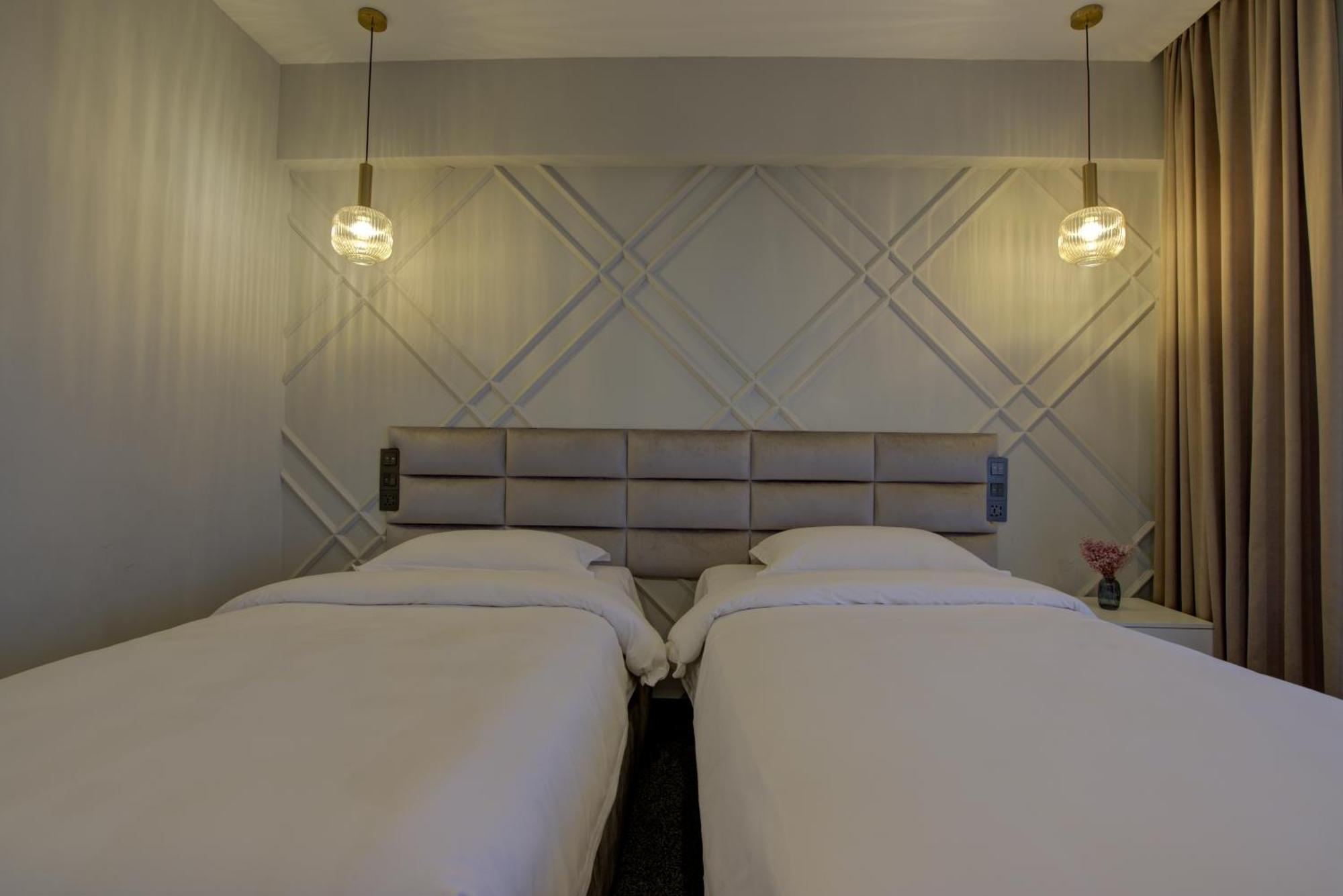 Olimp Hotel Bosteri Buitenkant foto